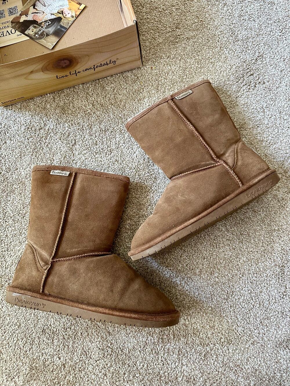 Bearpaw Emma Short Shearling Suede Boots Size 10